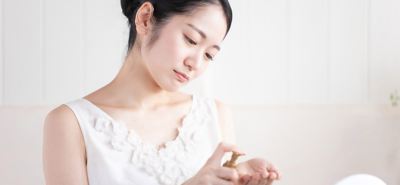 乾燥肌に悩む女性